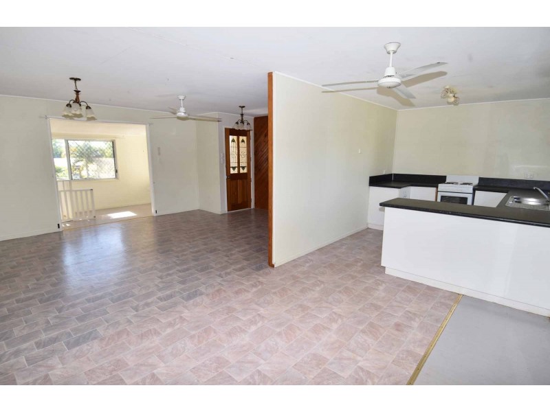 23 ROWE STREET, Mosman Park QLD 4820