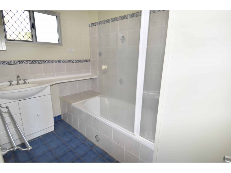 23 ROWE STREET, Mosman Park QLD 4820