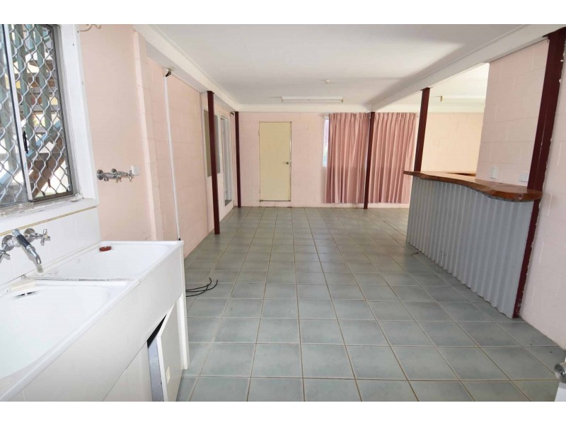 23 ROWE STREET, Mosman Park QLD 4820