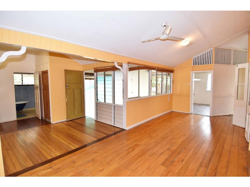 18 Plummer Street, Richmond Hill QLD 4820