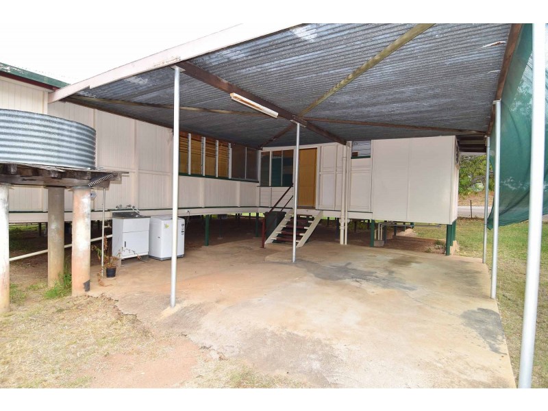 18 Plummer Street, Richmond Hill QLD 4820