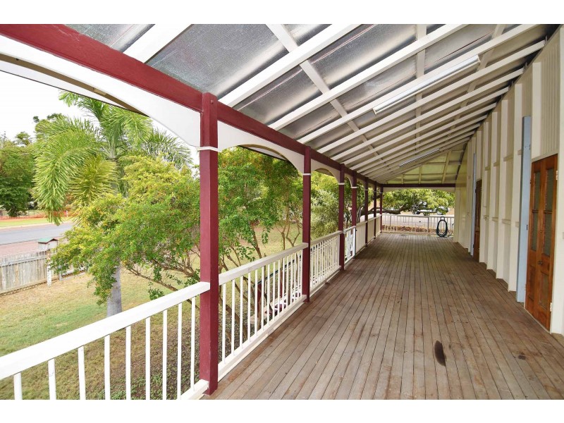 18 Plummer Street, Richmond Hill QLD 4820