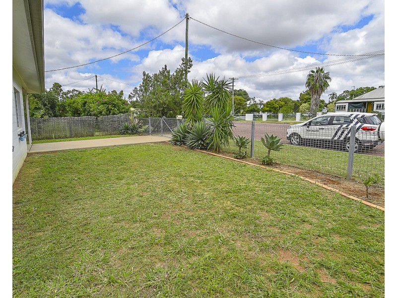 33a Plant Street, Richmond Hill QLD 4820