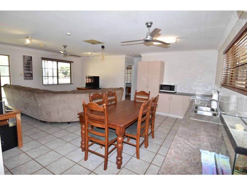 28 KIRKBRIDE STREET, Mosman Park QLD 4820