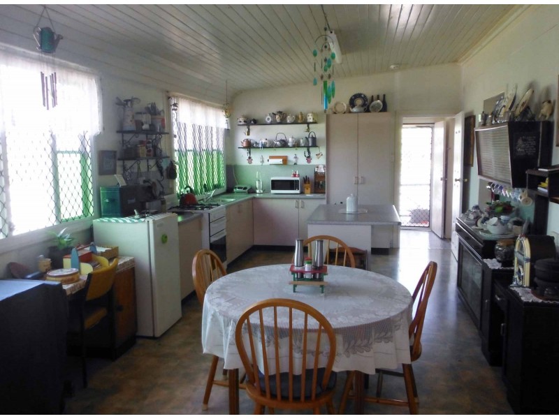 62 RAVEN STREET, Ravenswood QLD 4816