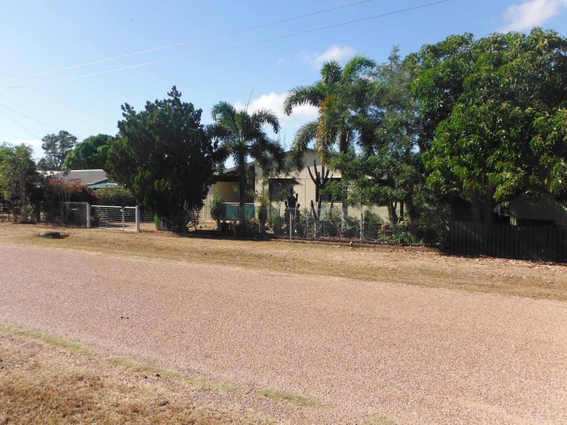 62 RAVEN STREET, Ravenswood QLD 4816