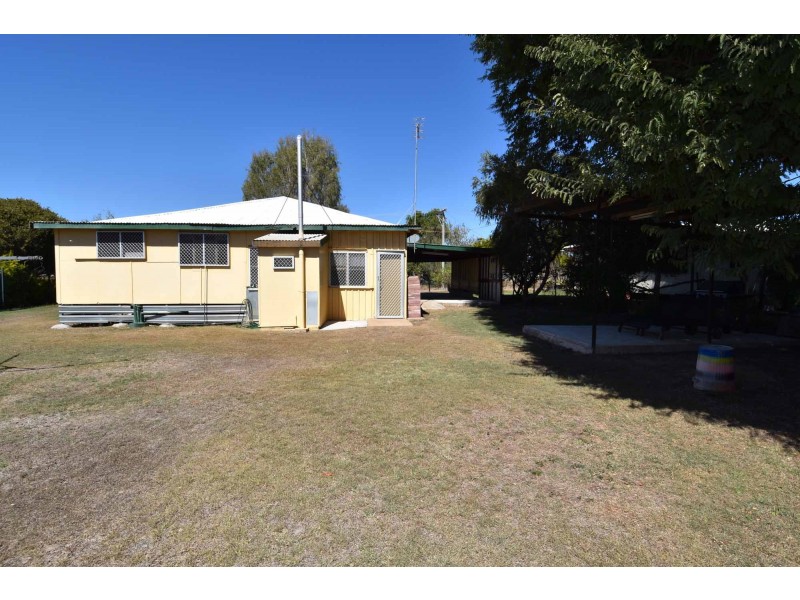 7 DUNDEE STREET, Queenton QLD 4820