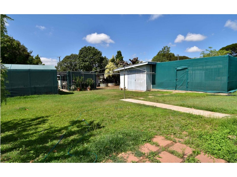 9 CHURCHILL STREET, Richmond Hill QLD 4820