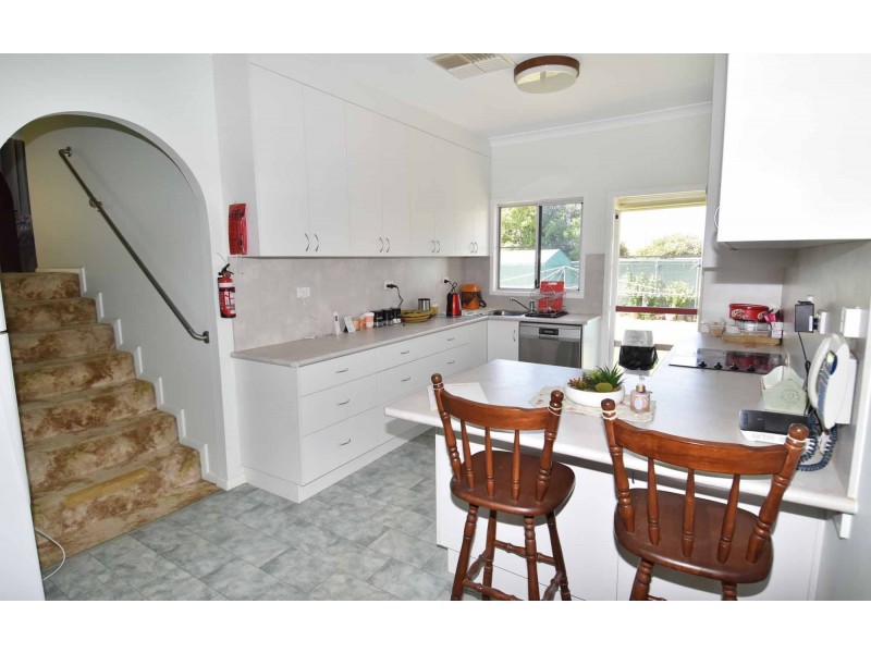 9 CHURCHILL STREET, Richmond Hill QLD 4820