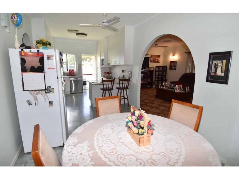 9 CHURCHILL STREET, Richmond Hill QLD 4820