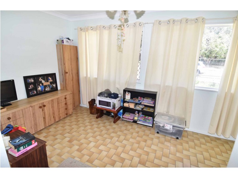 9 CHURCHILL STREET, Richmond Hill QLD 4820