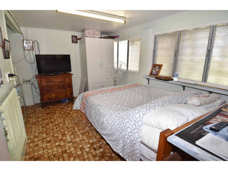 9 CHURCHILL STREET, Richmond Hill QLD 4820