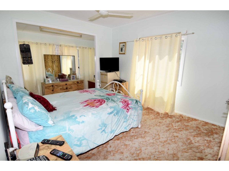 9 CHURCHILL STREET, Richmond Hill QLD 4820