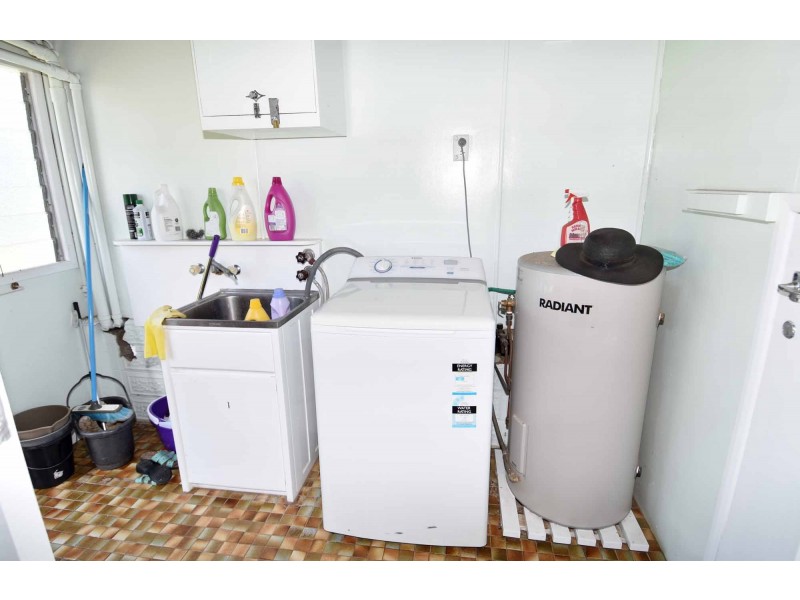 9 CHURCHILL STREET, Richmond Hill QLD 4820