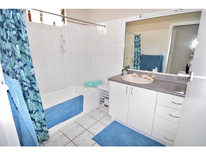 3 MCDOUGALL CLOSE, Richmond Hill QLD 4820