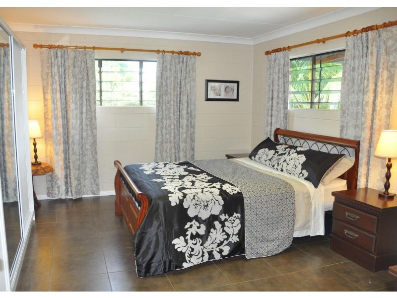 6 Browns Lane, Charters Towers QLD 4820