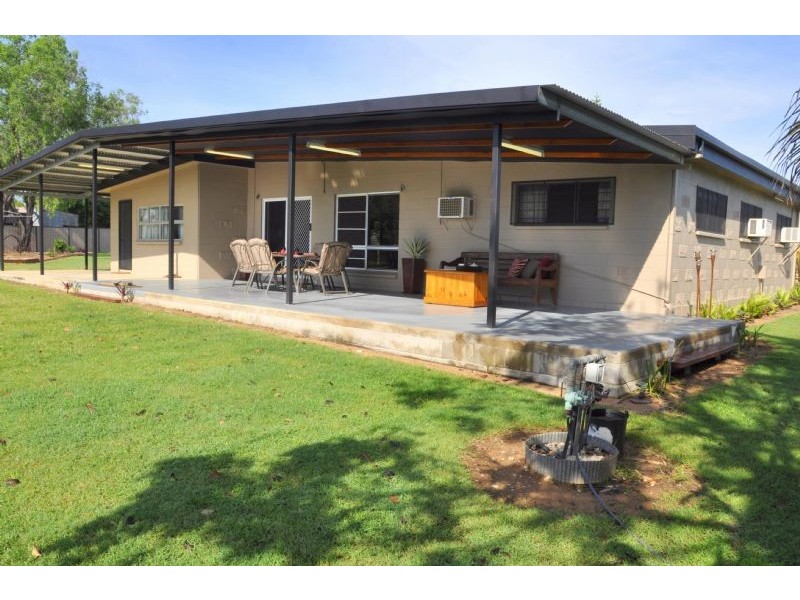 6 Browns Lane, Charters Towers QLD 4820