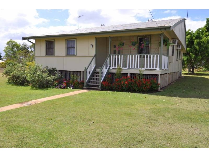 8 New Queen Road, Charters Towers QLD 4820