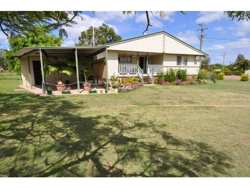 8 New Queen Road, Charters Towers QLD 4820