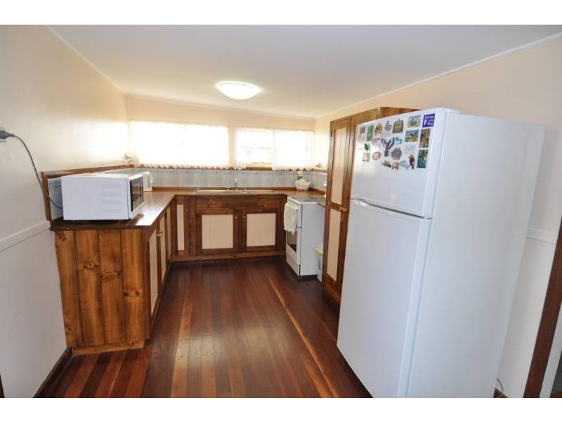 8 New Queen Road, Charters Towers QLD 4820