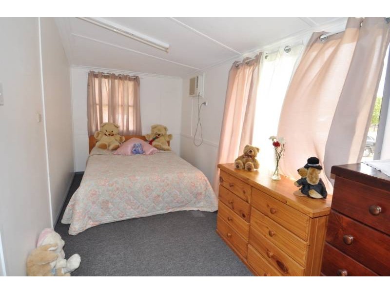 8 New Queen Road, Charters Towers QLD 4820