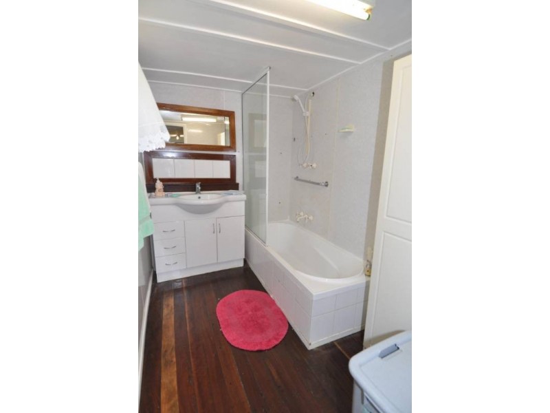 8 New Queen Road, Charters Towers QLD 4820