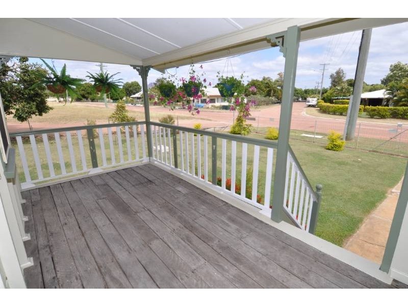 8 New Queen Road, Charters Towers QLD 4820