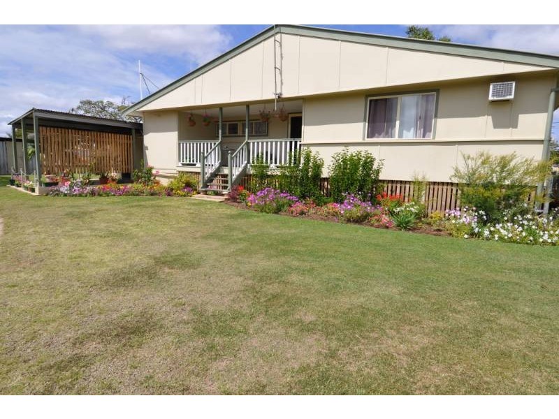 8 New Queen Road, Charters Towers QLD 4820