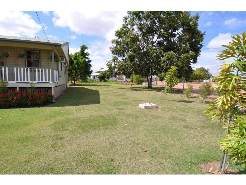 8 New Queen Road, Charters Towers QLD 4820