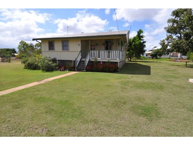 8 New Queen Road, Charters Towers QLD 4820