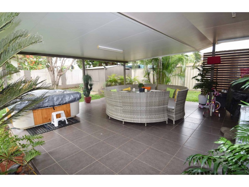 4 MACPHERSON STREET, Richmond Hill QLD 4820