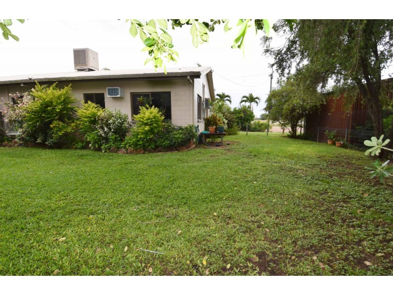 4 MACPHERSON STREET, Richmond Hill QLD 4820