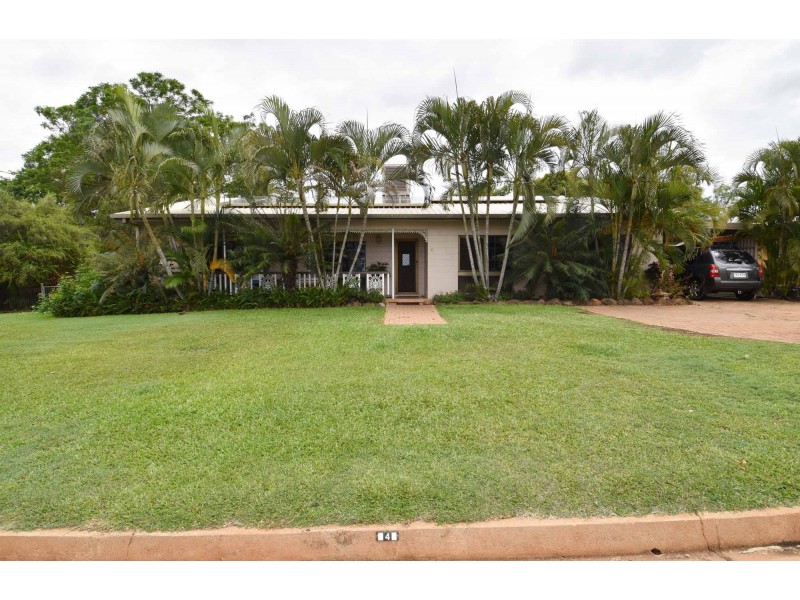 4 MACPHERSON STREET, Richmond Hill QLD 4820
