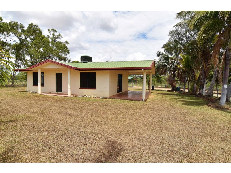 207 Wellington Road, Southern Cross QLD 4820