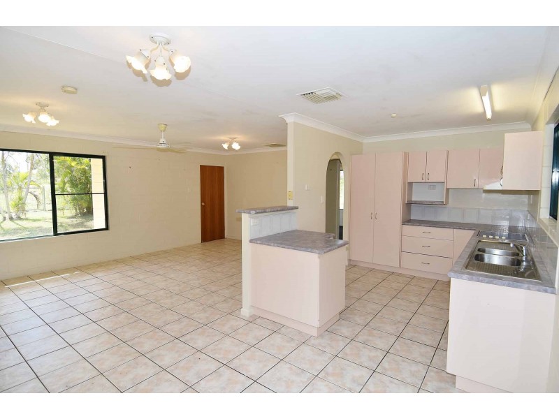 207 Wellington Road, Southern Cross QLD 4820