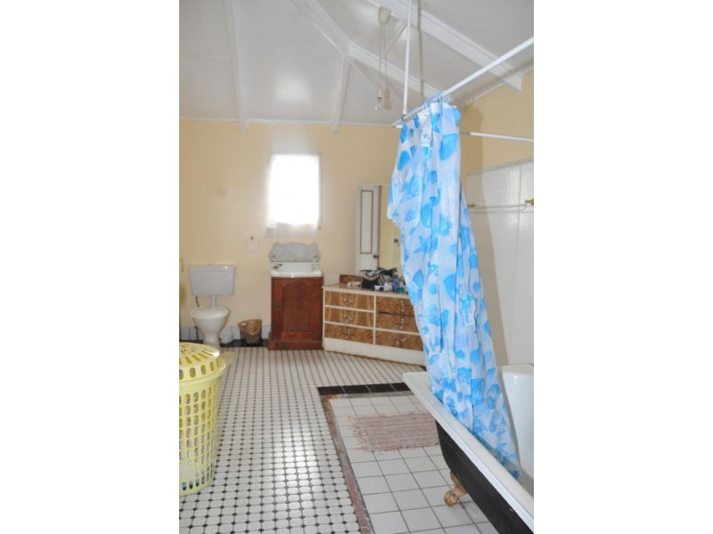 30 Ryan Street, Charters Towers City QLD 4820