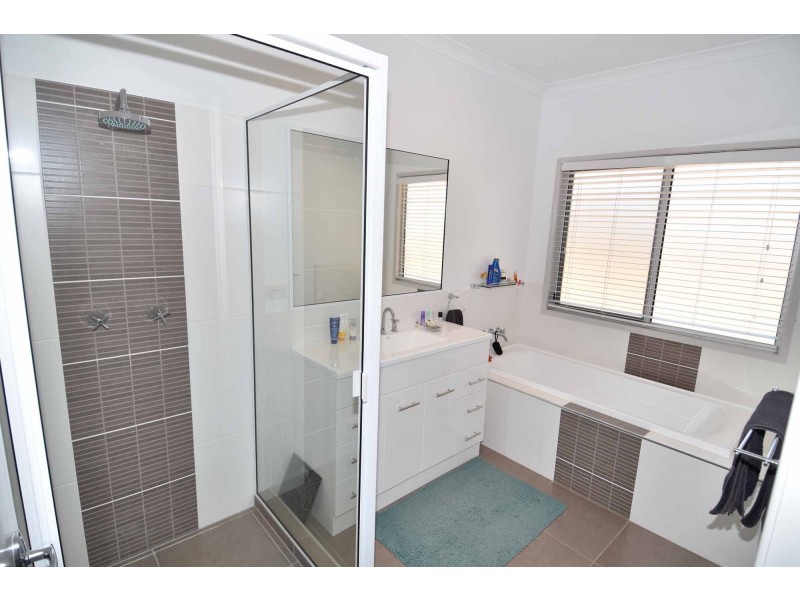 43 Estate Avenue, Charters Towers QLD 4820