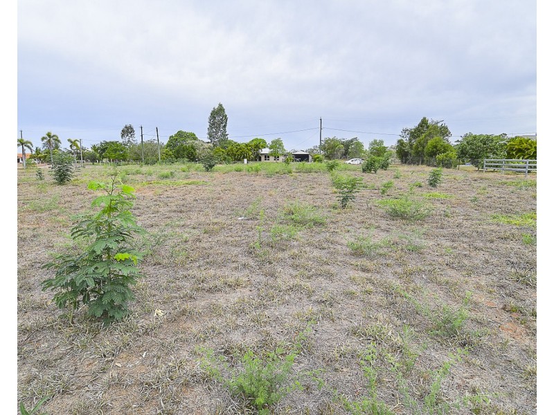 39 Estate Avenue, Toll QLD 4820