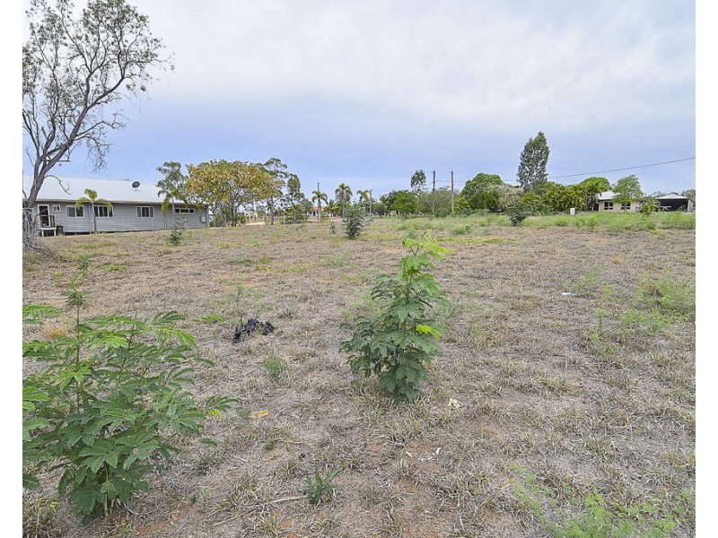 39 Estate Avenue, Toll QLD 4820