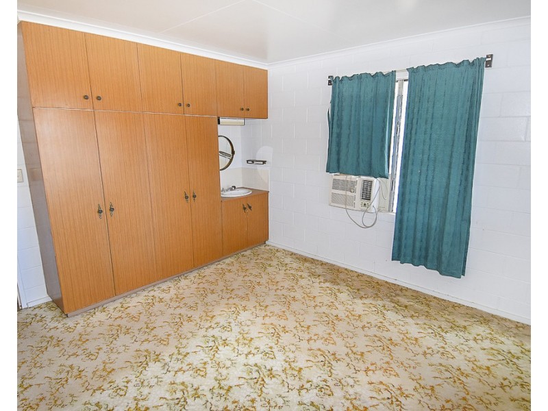 2 King Street, Toll QLD 4820