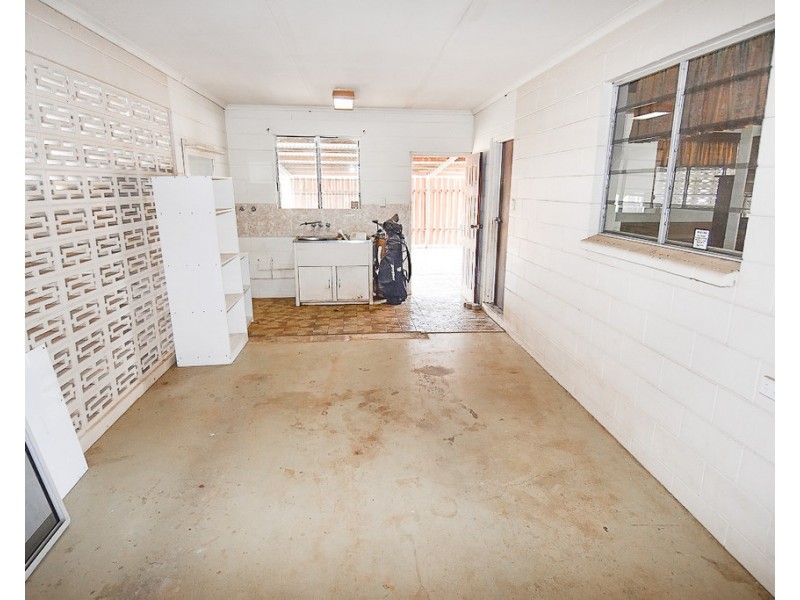 2 King Street, Toll QLD 4820