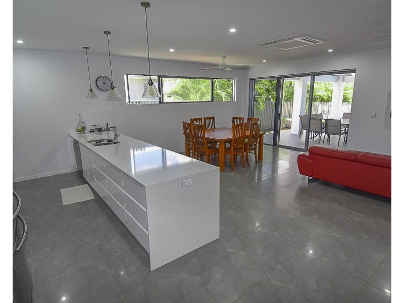 1A Morris Street, Toll QLD 4820