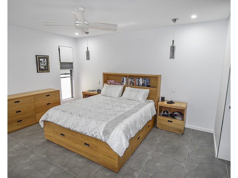 1A Morris Street, Toll QLD 4820