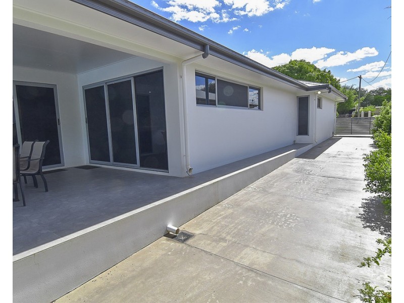 1A Morris Street, Toll QLD 4820