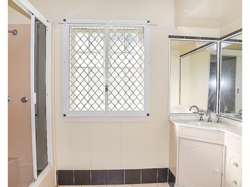 35 Vulture Street, Charters Towers City QLD 4820