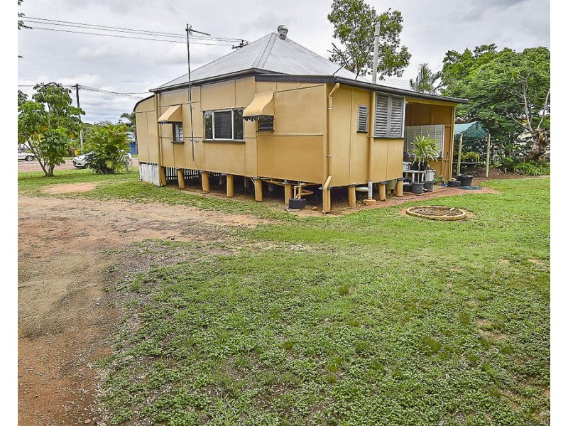 66 Racecourse Road, Richmond Hill QLD 4820