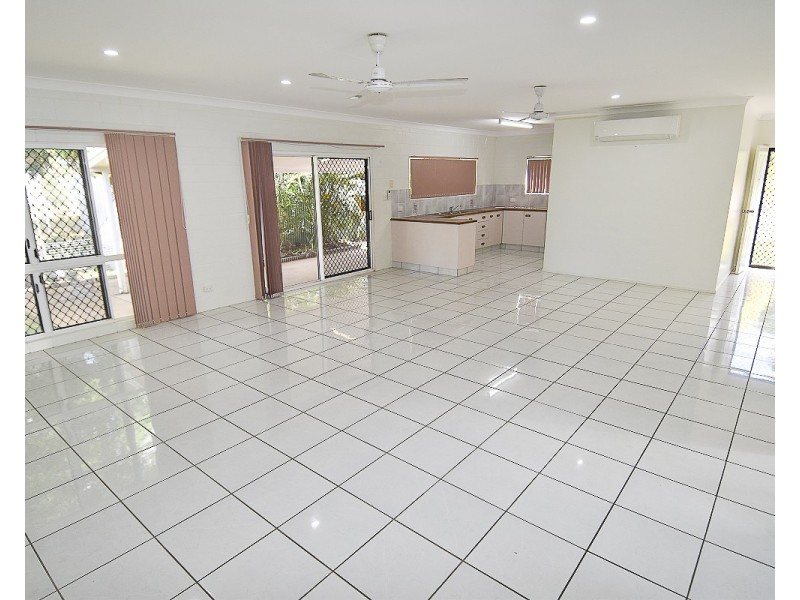 11 Peek Street, Richmond Hill QLD 4820