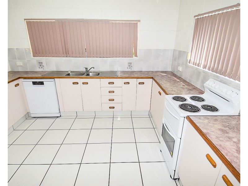 11 Peek Street, Richmond Hill QLD 4820