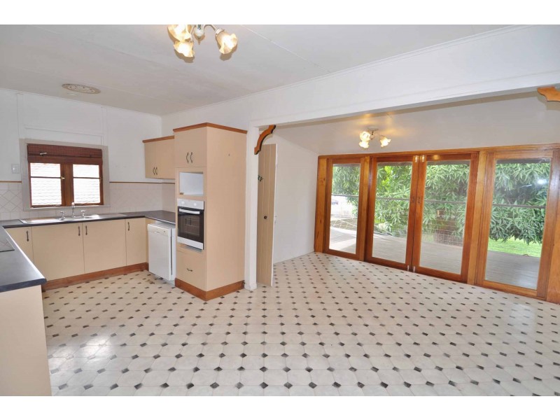 11 School Street, Charters Towers QLD 4820