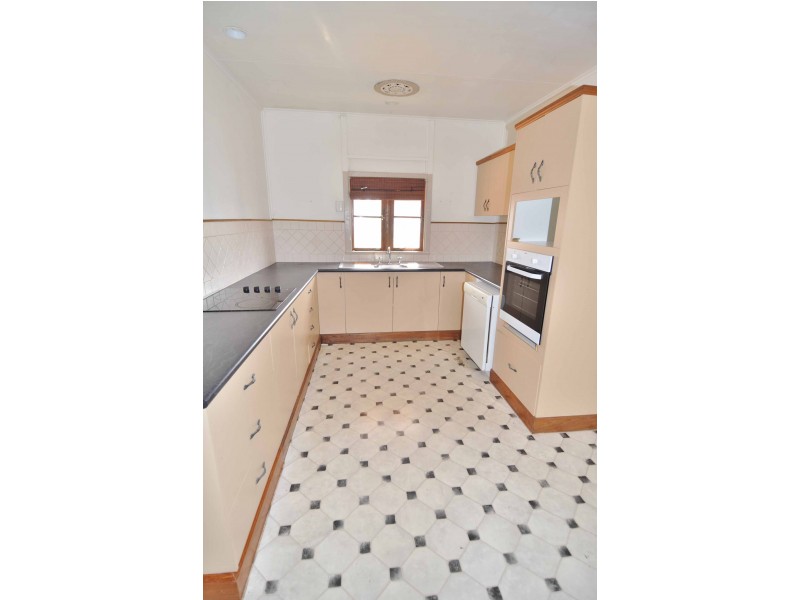 11 School Street, Charters Towers QLD 4820